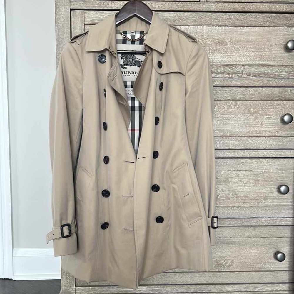 Burberry Viral Sandringham Coat
